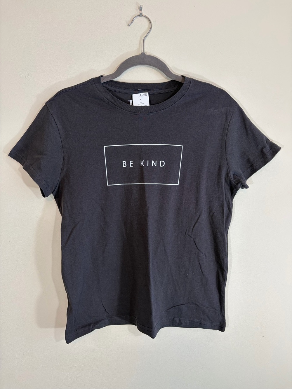 Doe “Be Kind” Graphic Tee 🖤 NWT Size Small Minimalist Soft Tee - Picture 2 of 7